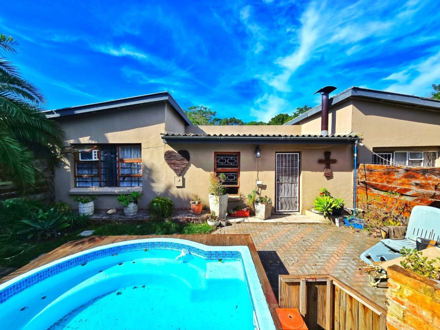 Commercial Property for Sale in Theescombe Eastern Cape
